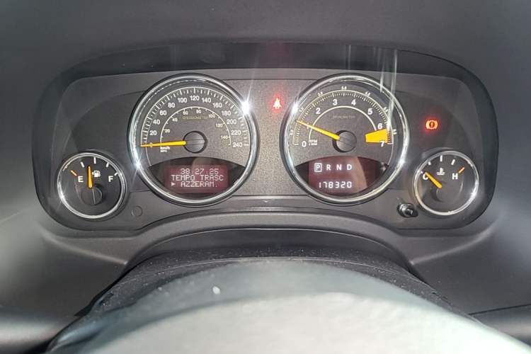 Used Jeep Compass 2014 Revised Version 2.4L Four-Wheel Drive Comfort Edition Instrument Cluster
