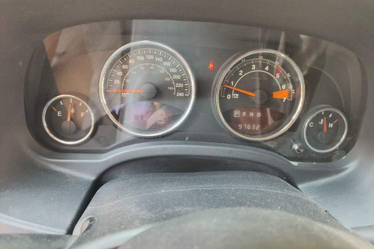 Used Jeep Compass 2014 2.0L two-wheel drive luxury version Instrument Cluster