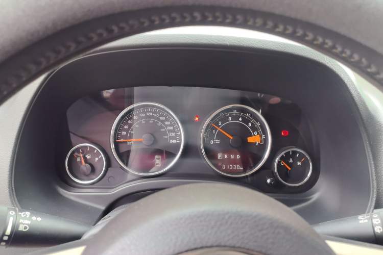 Used Jeep Compass 2014 2.4L four-wheel drive sport version Instrument Cluster