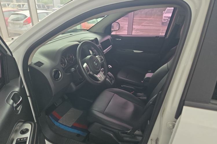 Used Jeep Compass 2014 Revised Version 2.4L Four-Wheel Drive Comfort Edition Interior 1