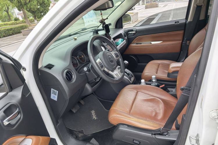 Used Jeep Compass 2014 Revised Version 2.4L Four-Wheel Drive Luxury Edition Interior 1