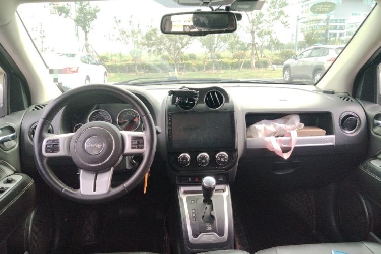 Used Jeep Compass 2014 Revised Version 2.4L Four-Wheel Drive Comfort Edition Interior 2