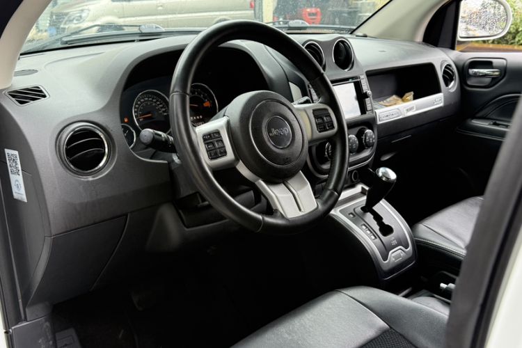 Used Jeep Compass 2014 Revised Version 2.4L Four-Wheel Drive Comfort Edition Interior 2