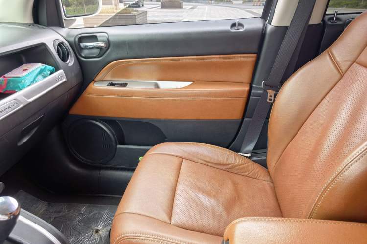 Used Jeep Compass 2014 Revised Version 2.4L Four-Wheel Drive Luxury Edition Interior 6