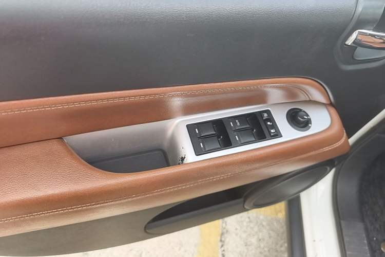 Used Jeep Compass 2014 2.4L four-wheel drive luxury navigation version Interior 8