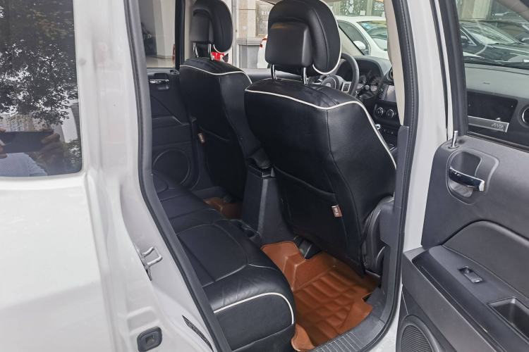 Used Jeep Compass 2014 Revised Version 2.0L Two-Wheel Drive Entry-Level Edition Interior 8