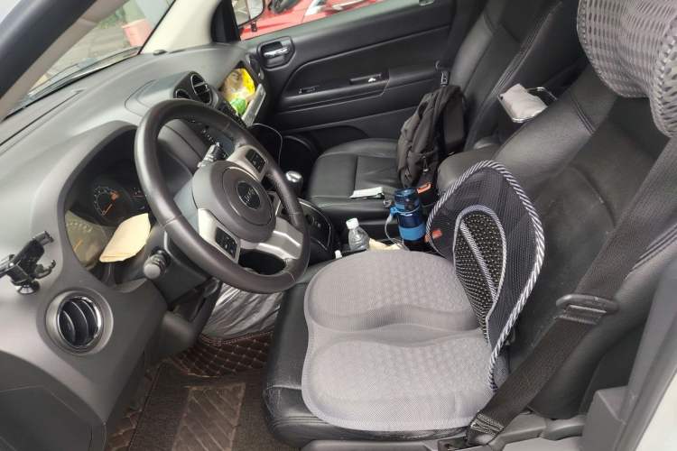 Used Jeep Compass 2014 2.4L four-wheel drive sport version Left Front Seat