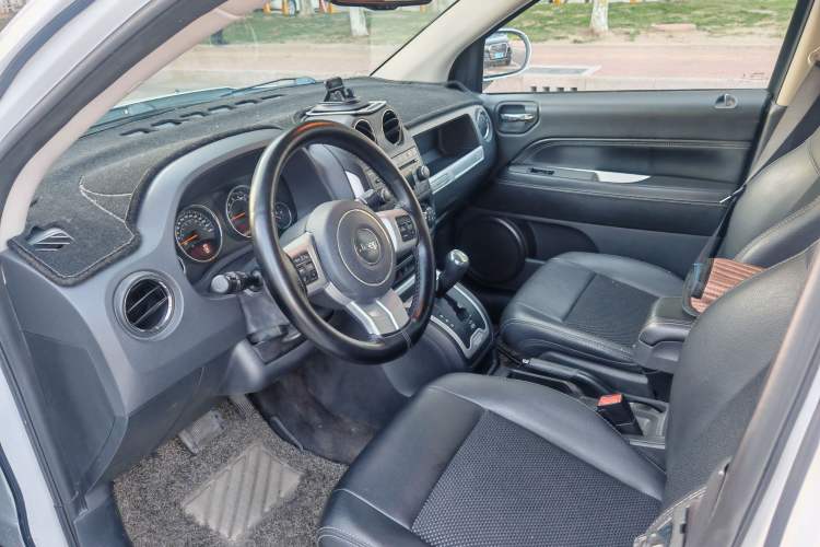 Used Jeep Compass 2014 Revised Version 2.4L Four-Wheel Drive Comfort Edition Left Front Seat