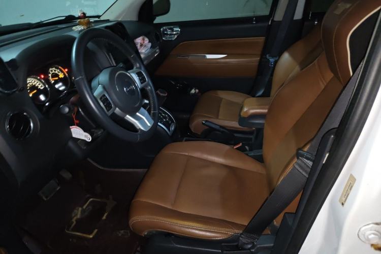 Used Jeep Compass 2014 Revised Version 2.4L Four-Wheel Drive Luxury Edition Left Front Seat