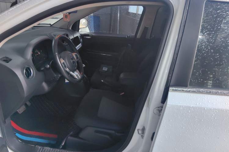 Used Jeep Compass 2014 Revised Version 2.0L Two-Wheel Drive Entry-Level Edition Left Front Seat