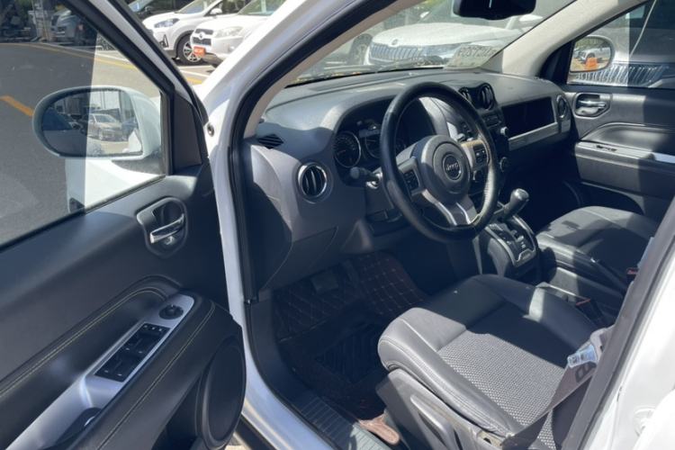 Used Jeep Compass 2014 Revised Version 2.4L Four-Wheel Drive Comfort Edition Left Front Seat