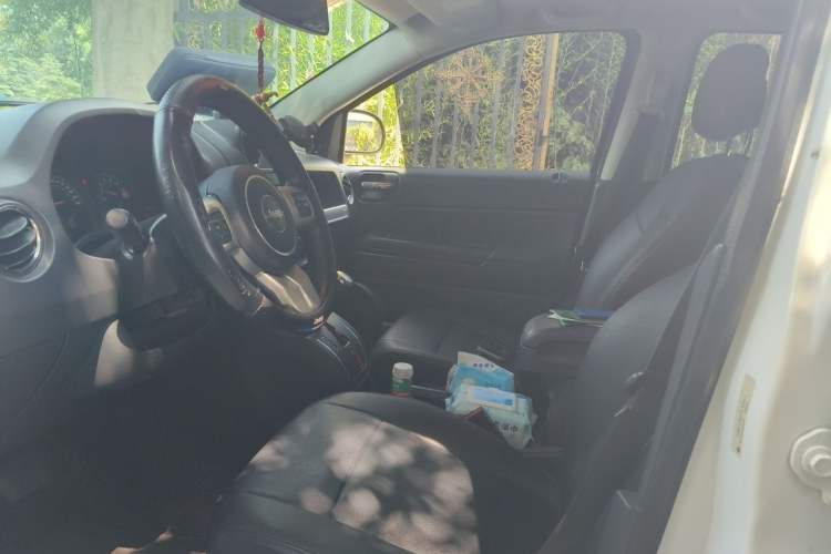 Used Jeep Compass 2014 Revised Version 2.0L Two-Wheel Drive Entry-Level Edition Left Front Seat