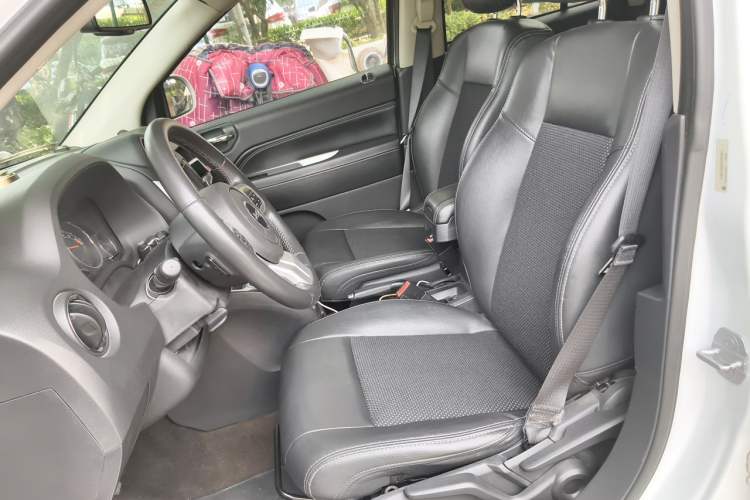Used Jeep Compass 2014 Revised Version 2.4L Four-Wheel Drive Comfort Edition Left Front Seat