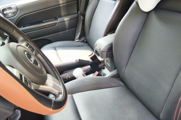Used Jeep Compass 2014 2.0L two-wheel drive sport version Left Front Seat