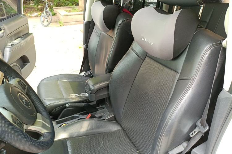 Used Jeep Compass 2014 2.0L two-wheel drive luxury version Left Front Seat