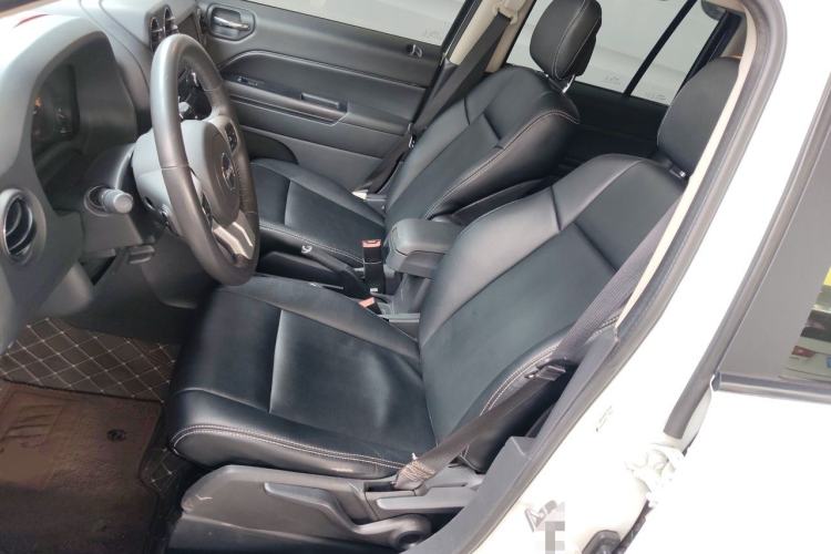 Used Jeep Compass 2014 2.0L two-wheel drive sport version Left Front Seat