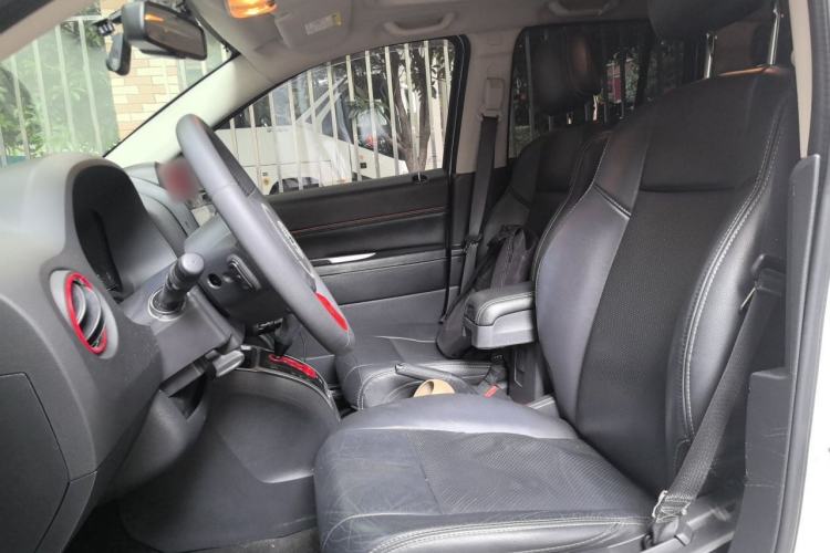 Used Jeep Compass 2014 2.0L two-wheel drive luxury version Left Front Seat