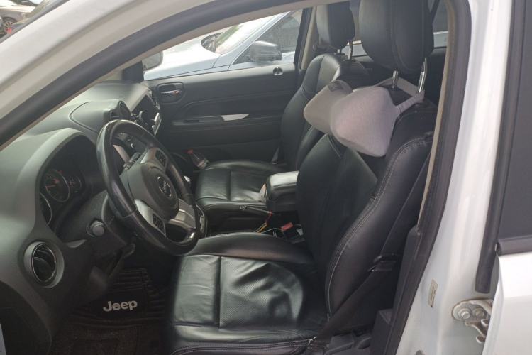 Used Jeep Compass 2014 Revised Version 2.4L Four-Wheel Drive Luxury Edition Left Front Seat