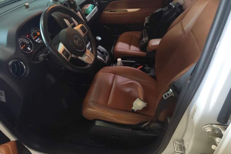 Used Jeep Compass 2014 Revised Version 2.4L Four-Wheel Drive Luxury Edition Left Front Seat