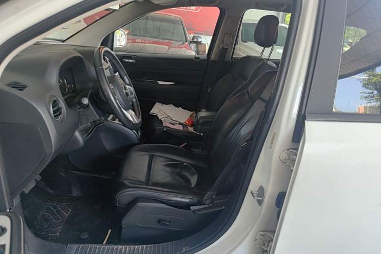 Used Jeep Compass 2014 2.0L two-wheel drive luxury version Left Front Seat