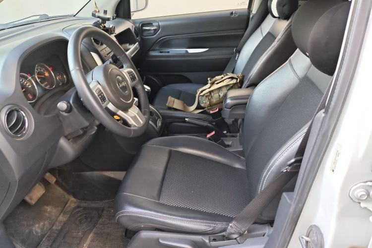 Used Jeep Compass 2014 2.0L two-wheel drive urban version Left Front Seat