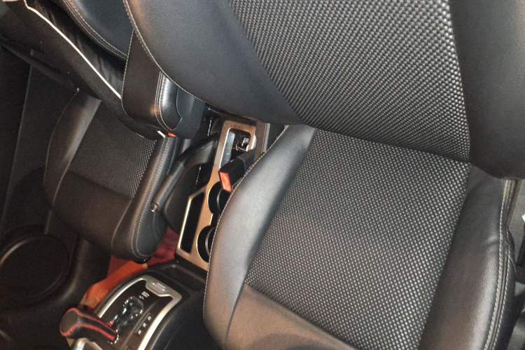 Used Jeep Compass 2014 Revised Version 2.4L Four-Wheel Drive Comfort Edition Left Front Seat