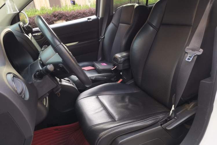 Used Jeep Compass 2014 2.4L four-wheel drive luxury version Left Front Seat
