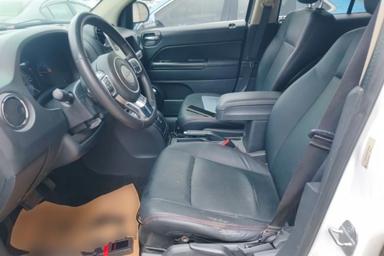 Used Jeep Compass 2014 Revised Version 2.0L Two-Wheel Drive Entry-Level Edition Left Front Seat