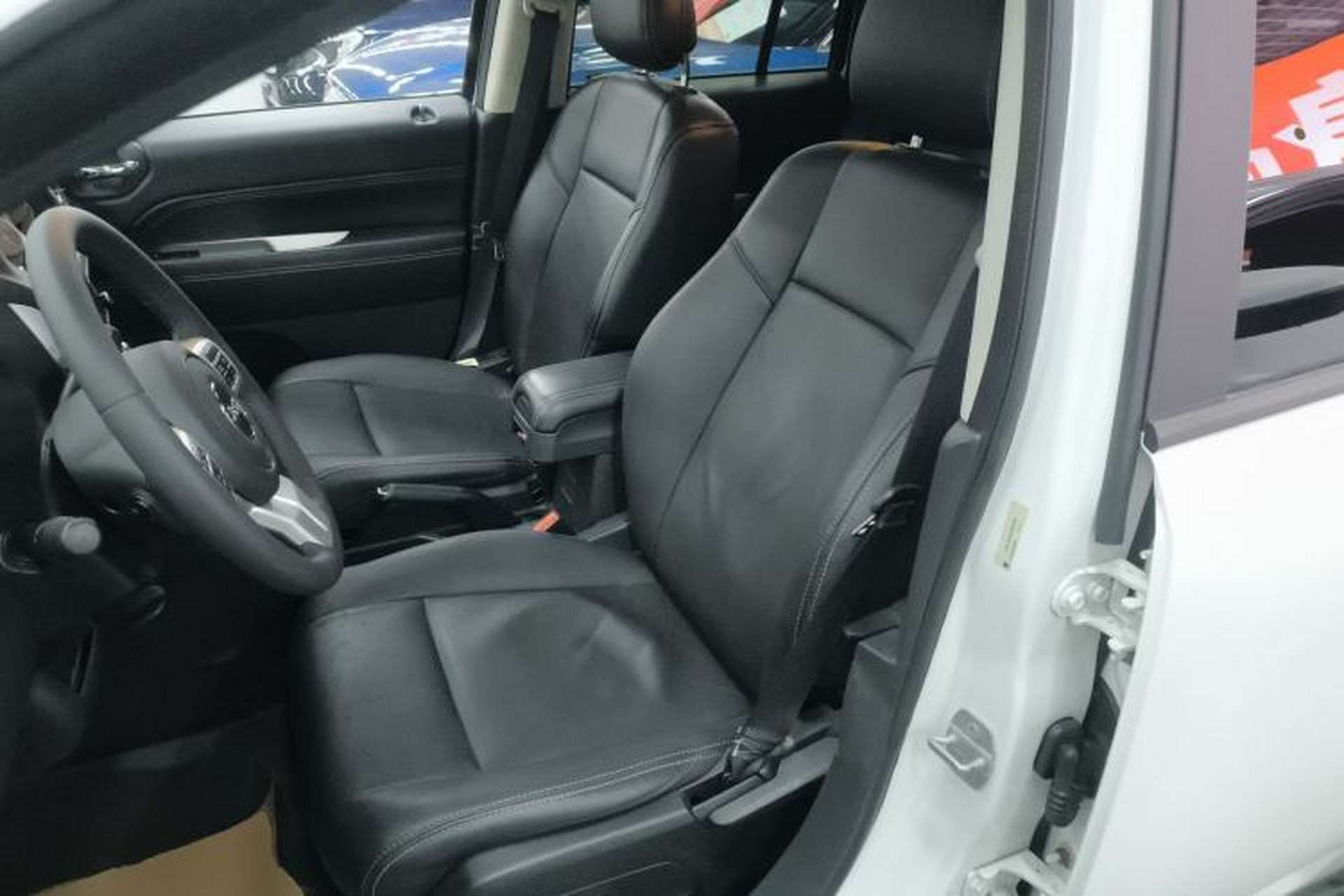 Used Jeep Compass 2014 Revised Version 2.0L Two-Wheel Drive Elite Edition Left Front Seat