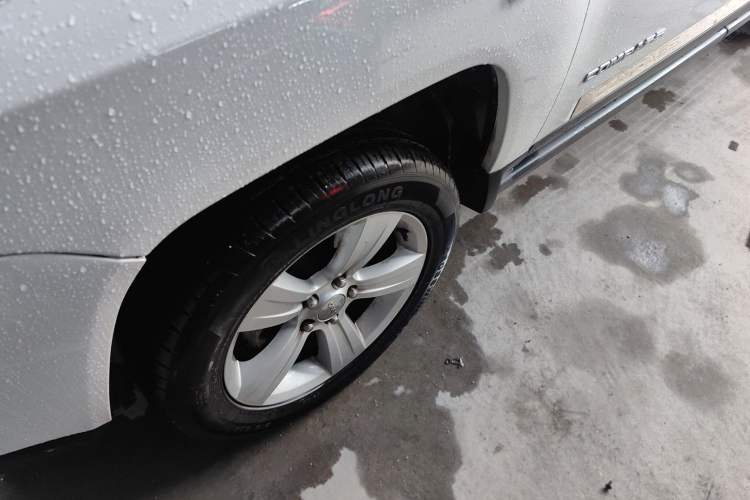 Used Jeep Compass 2014 Revised Version 2.0L Two-Wheel Drive Entry-Level Edition Left Front Wheel Hub