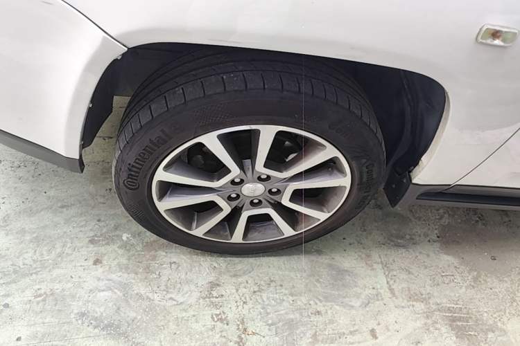 Used Jeep Compass 2014 Revised Version 2.0L Two-Wheel Drive Elite Edition Left Front Wheel Hub