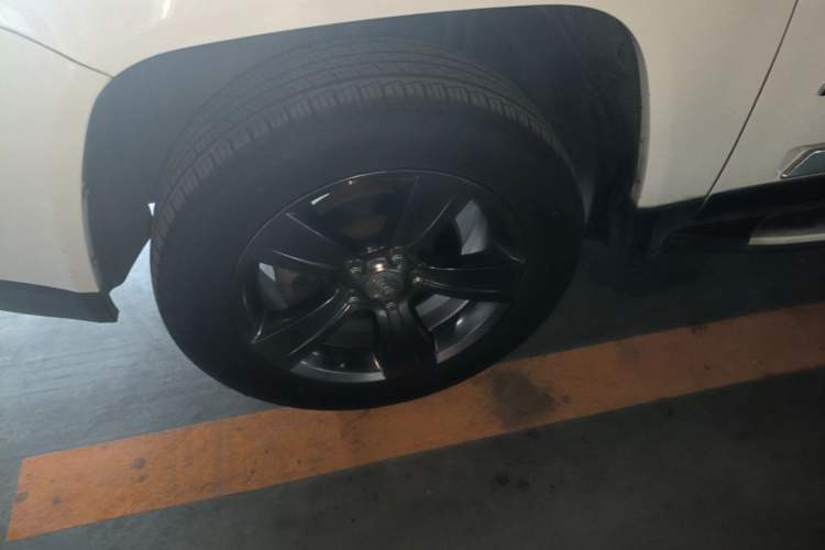 Used Jeep Compass 2014 2.0L two-wheel drive sport version Left Front Wheel Hub