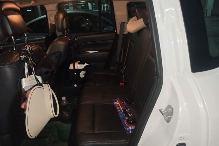 Used Jeep Compass 2014 Revised Version 2.0L Two-Wheel Drive Elite Edition Left Rear Seat