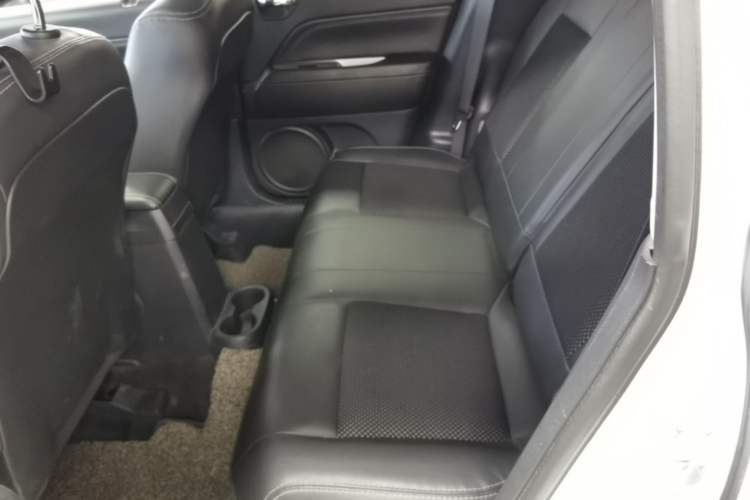 Used Jeep Compass 2014 Revised Version 2.4L Four-Wheel Drive Comfort Edition Left Rear Seat