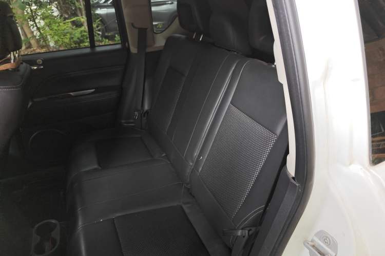 Used Jeep Compass 2014 Revised Version 2.4L Four-Wheel Drive Comfort Edition Left Rear Seat