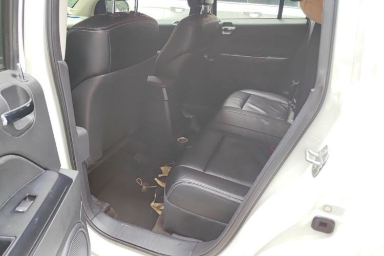 Used Jeep Compass 2014 Revised Version 2.0L Two-Wheel Drive Entry-Level Edition Left Rear Seat