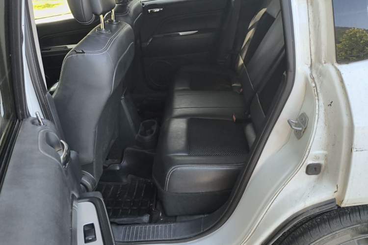 Used Jeep Compass 2014 Revised Version 2.4L Four-Wheel Drive Comfort Edition Left Rear Seat