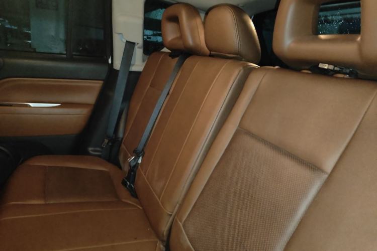 Used Jeep Compass 2014 2.4L four-wheel drive luxury version Left Rear Seat