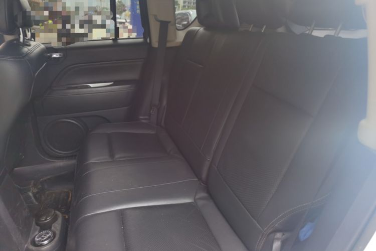 Used Jeep Compass 2014 Revised Version 2.4L Four-Wheel Drive Luxury Edition Left Rear Seat