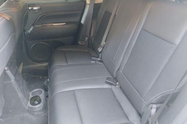 Used Jeep Compass 2014 Revised Version 2.4L Four-Wheel Drive Comfort Edition Left Rear Seat