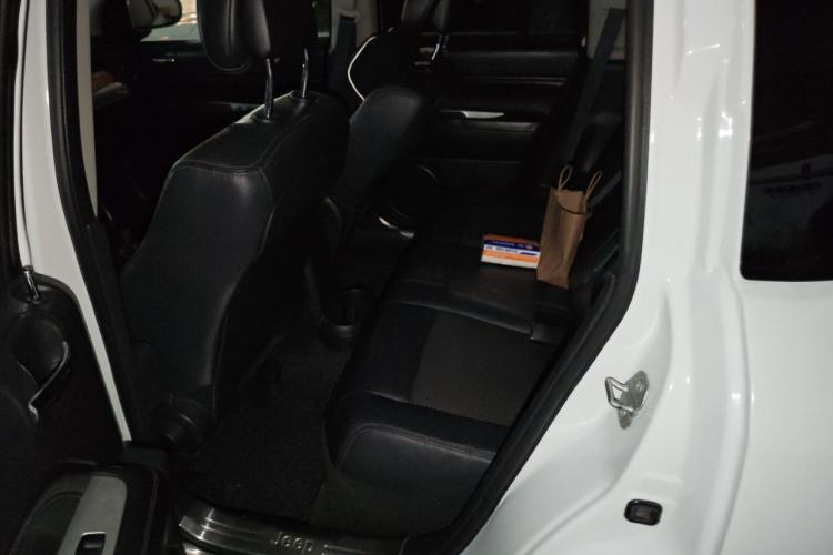 Used Jeep Compass 2014 Revised Version 2.4L Four-Wheel Drive Comfort Edition Left Rear Seat