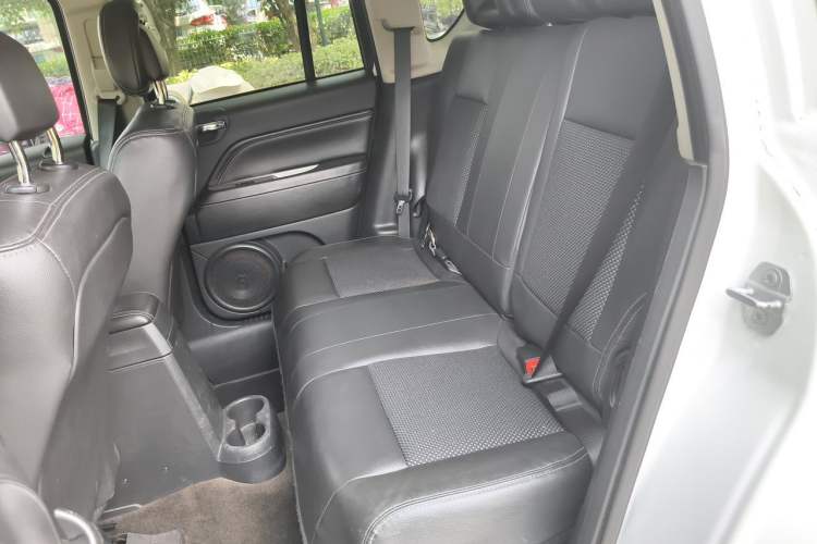 Used Jeep Compass 2014 Revised Version 2.4L Four-Wheel Drive Comfort Edition Left Rear Seat