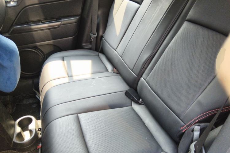Used Jeep Compass 2014 2.0L two-wheel drive sport version Left Rear Seat