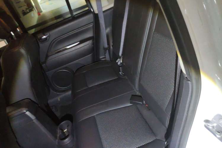 Used Jeep Compass 2014 Revised Version 2.4L Four-Wheel Drive Comfort Edition Left Rear Seat