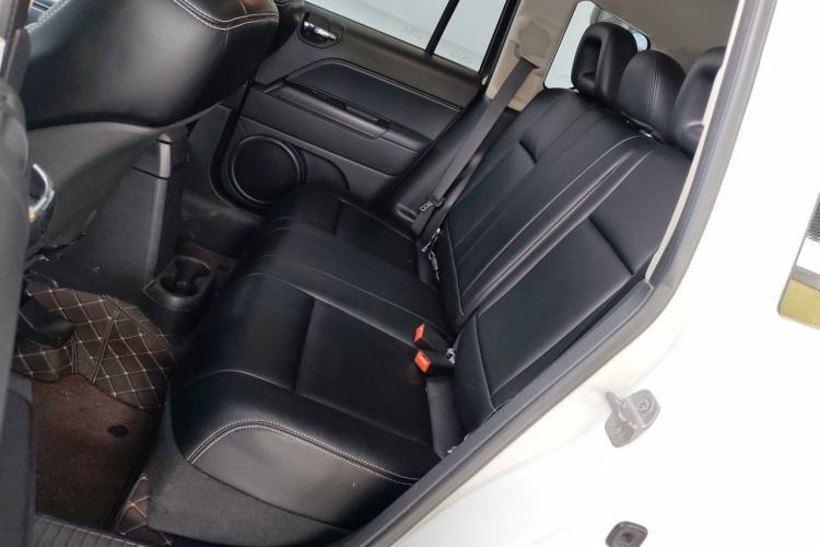 Used Jeep Compass 2014 2.0L two-wheel drive sport version Left Rear Seat