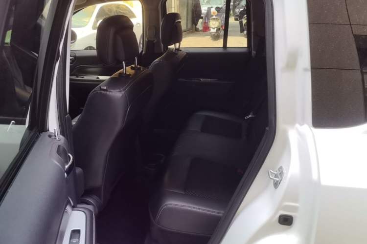 Used Jeep Compass 2014 Revised Version 2.4L Four-Wheel Drive Comfort Edition Left Rear Seat