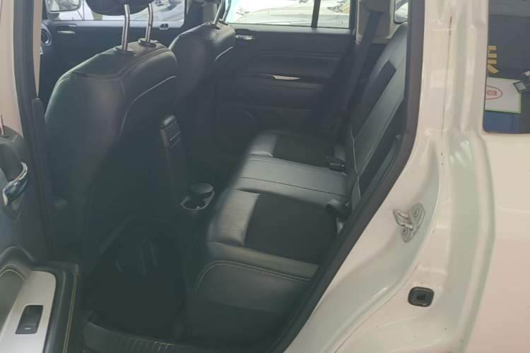 Used Jeep Compass 2014 Revised Version 2.4L Four-Wheel Drive Comfort Edition Left Rear Seat