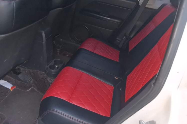 Used Jeep Compass 2014 Revised Version 2.0L Two-Wheel Drive Entry-Level Edition Left Rear Seat