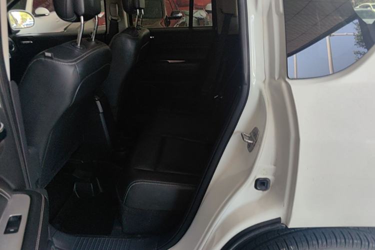 Used Jeep Compass 2014 2.0L two-wheel drive luxury version Left Rear Seat