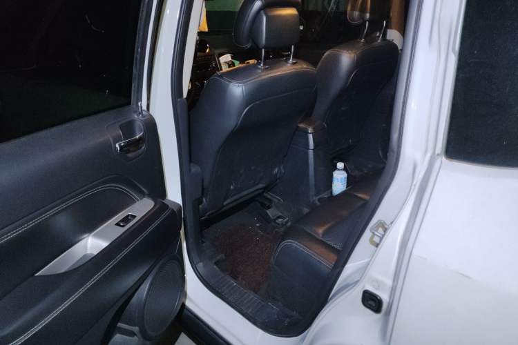 Used Jeep Compass 2014 Revised Version 2.4L Four-Wheel Drive Comfort Edition Left Rear Seat